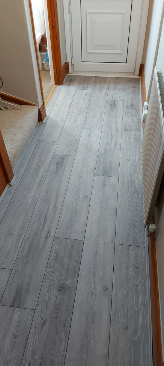 Lovely new laminate floor layed